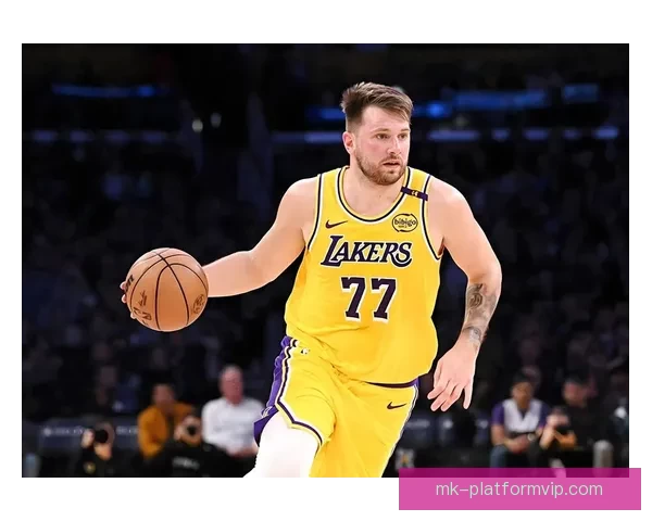 湖人伤病连锁反应里夫斯二级拉伤赛季报销东契奇无限期缺阵